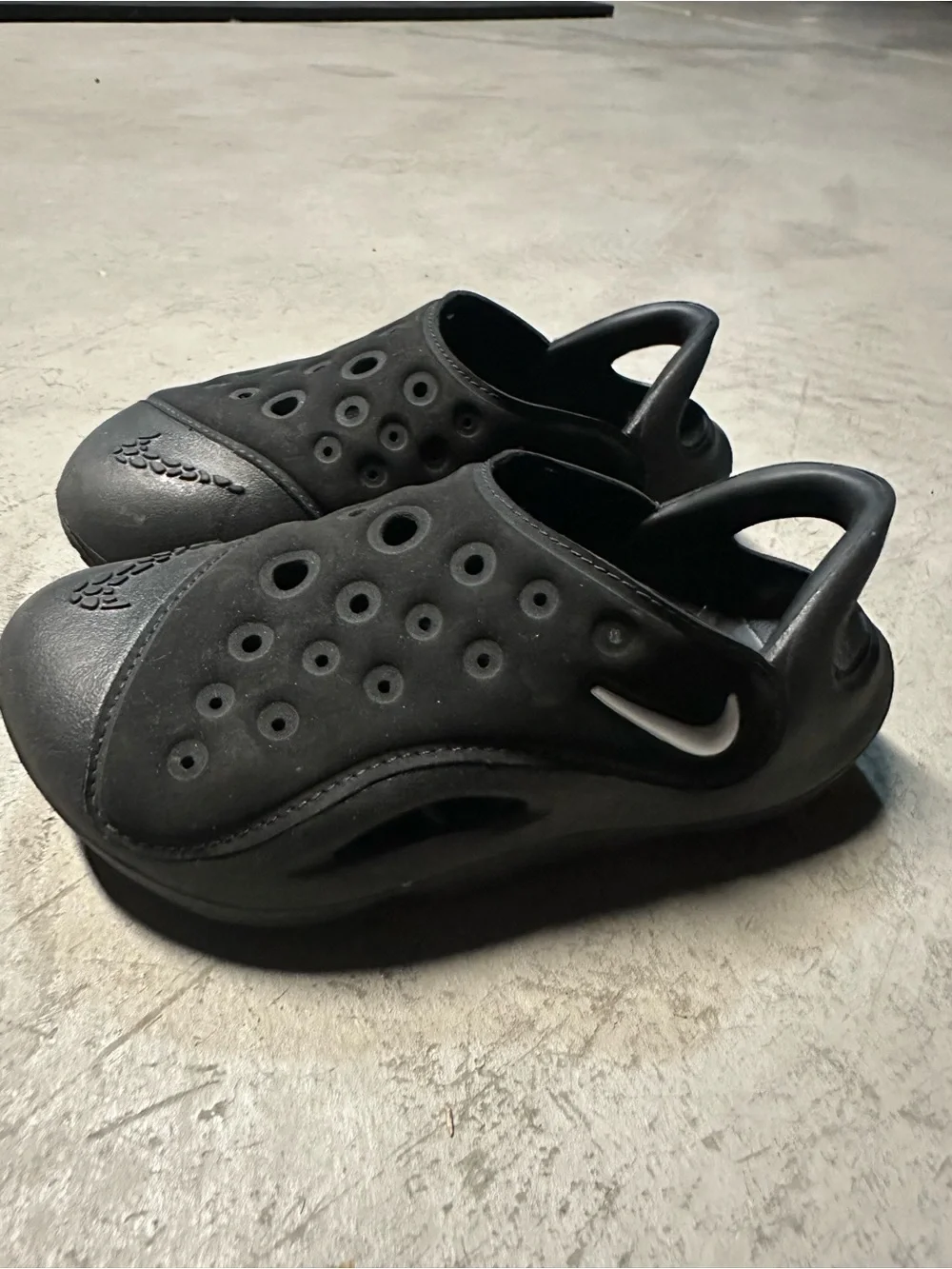 Nike Kids Black Slip-On Clog Sandals with Heel Strap